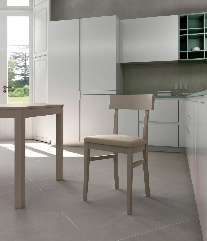 Sedia Monaco Tortora - Sedia in Legno di Faggio Laccato con Seduta in Similpelle Imbottita - Design Contemporaneo Elegante - Stones