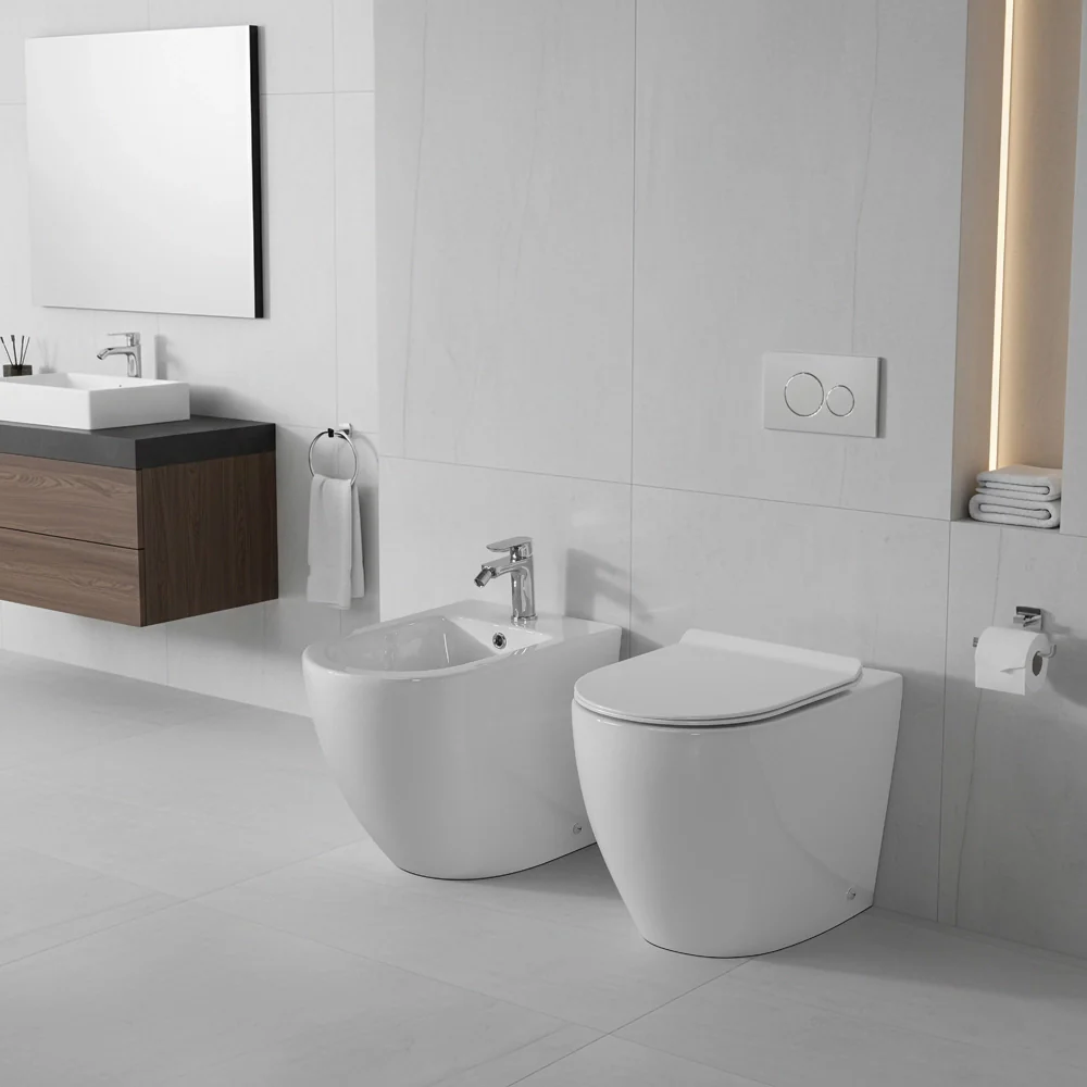 Sanitari filo parete traslati wc con sedile soft-close e bidet in ceramica bianca – Osaka - Image 8