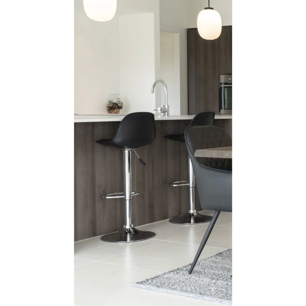 Set 2 sgabelli da bar Trondheim regolabile in ecopelle nera con base cromata - Image 5
