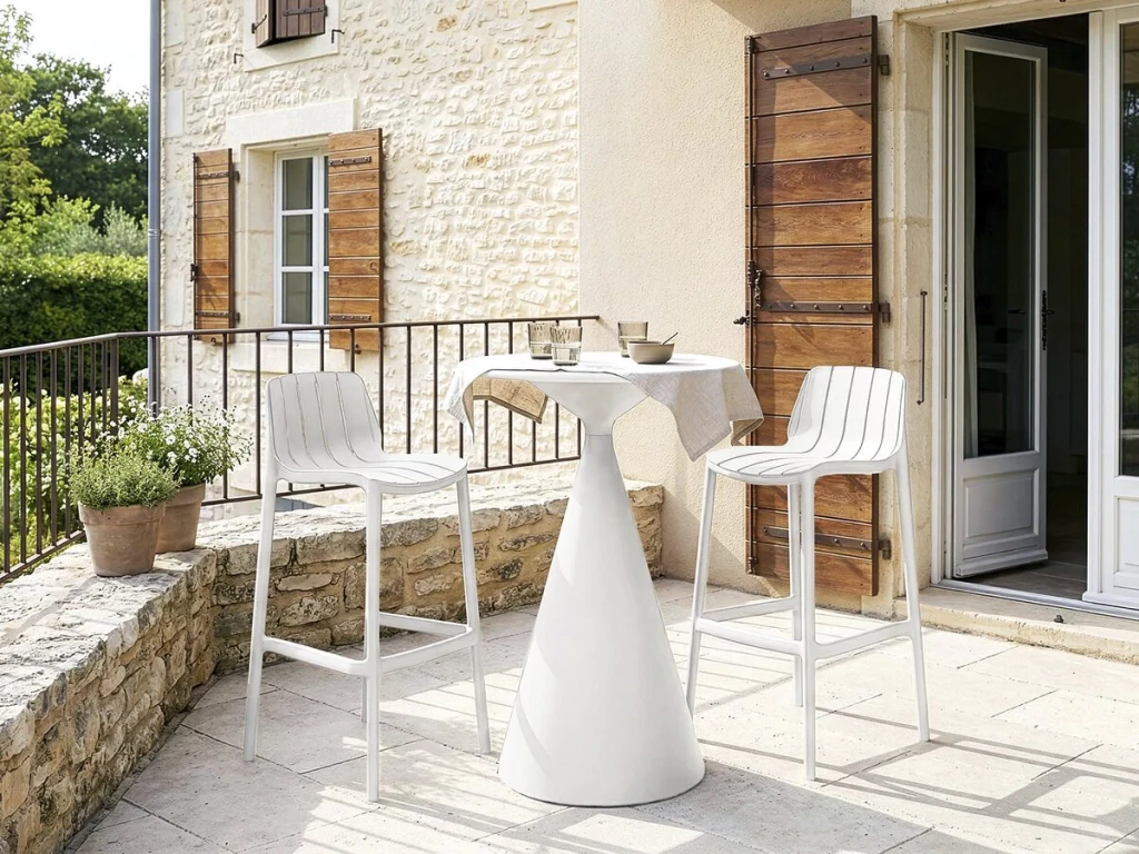Set di 2 seggioloni da giardino impilabili "Vaena" - Bianco - Image 2